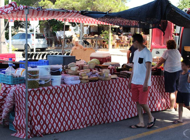 Mercadillo semanal de Sant Jordi (Ses Salines)