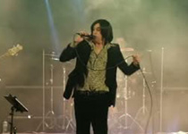 ‘Nino Bravo. El homenaje  Un beso y una flor’ 